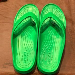 Men’s Crocs flip flop Green size 11